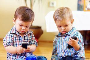 Doctors Warn Children on Cellphone Use