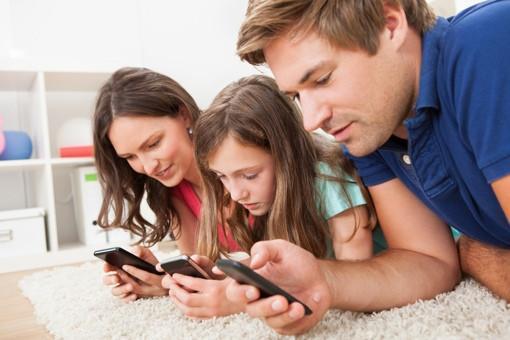 Parents who want kids to get off their phones should look in the mirror first